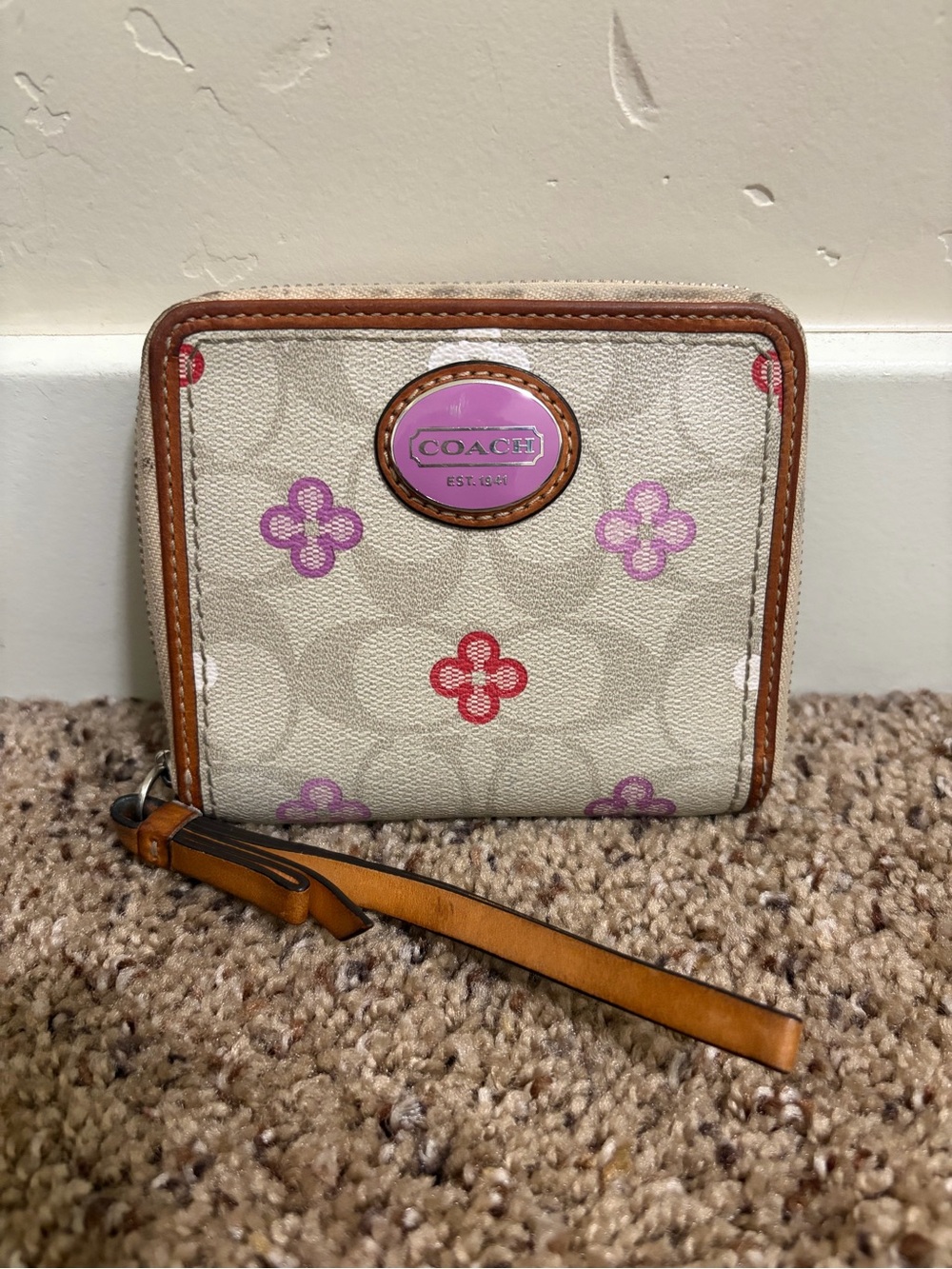 Coach Peyton Signature Clover Leather Bifold Zip Wallet
